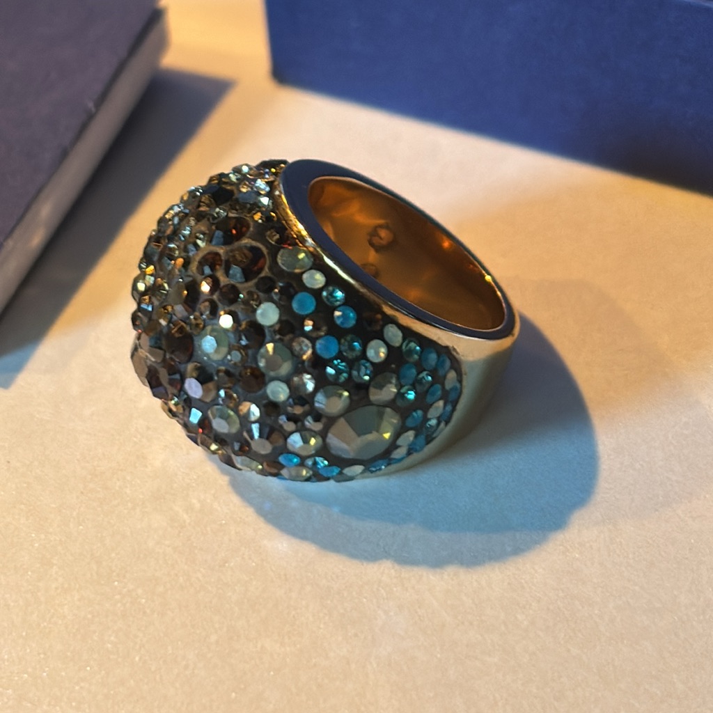 Amazing Swarovski Peacock Mocca Ring 52 New With Box